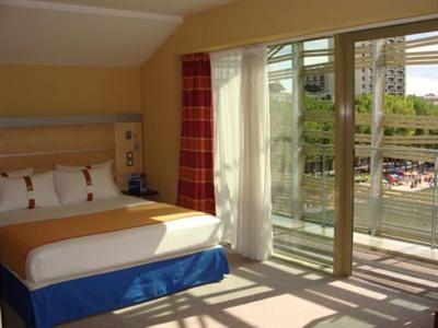 Holiday Inn Express Paris Canal De La Villette