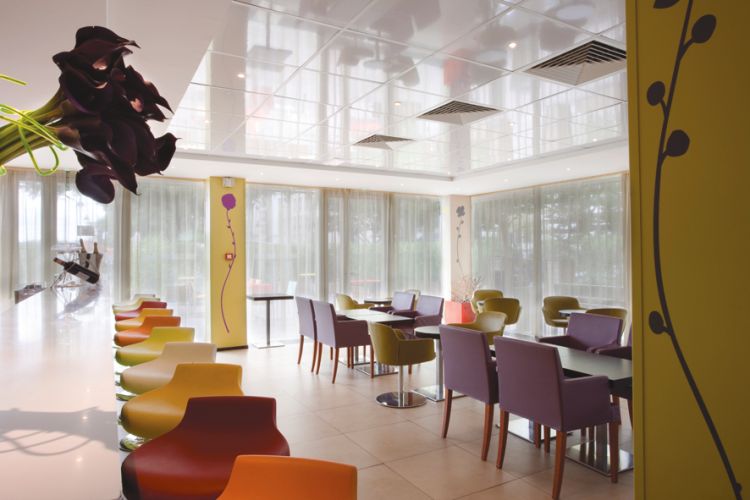 Holiday Inn Express Paris Canal De La Villette