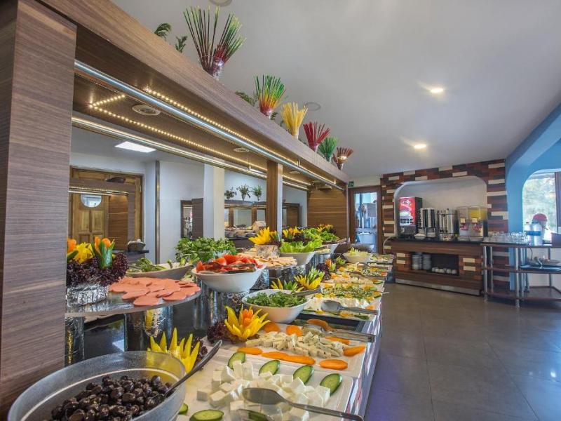 llusion Beach Club Hotel