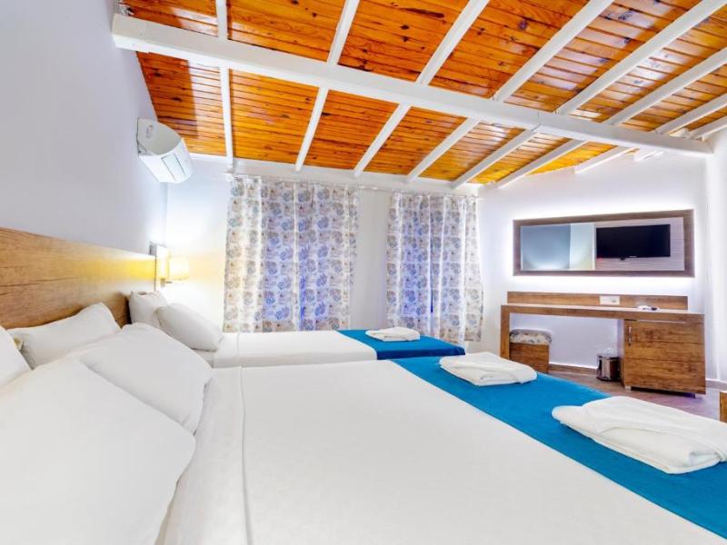 llusion Beach Club Hotel