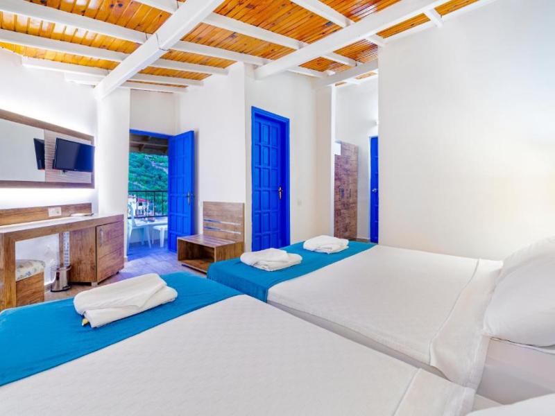 llusion Beach Club Hotel