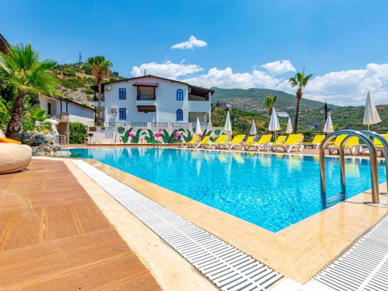 llusion Beach Club Hotel