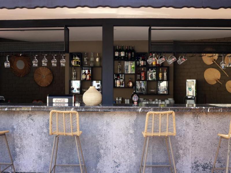 llusion Beach Club Hotel