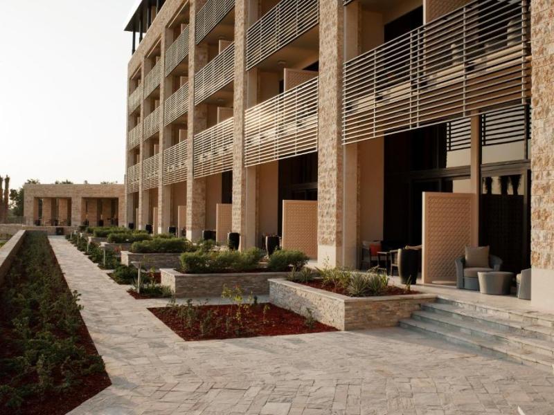 VOGO Abu Dhabi Golf Resort & Spa