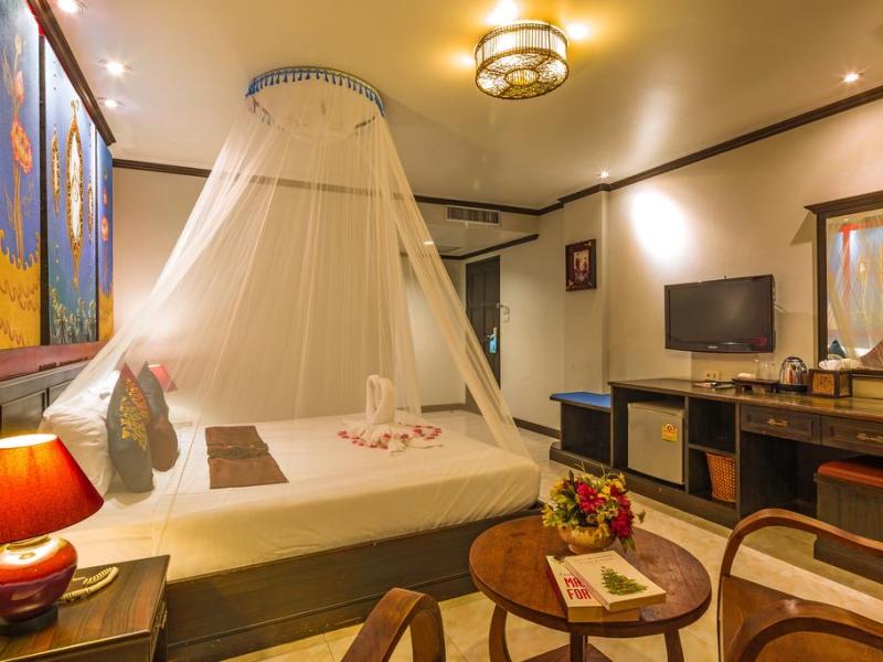 Tanawan Phuket Hotel