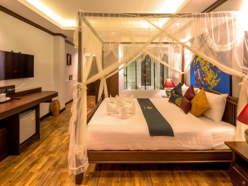 Tanawan Phuket Hotel