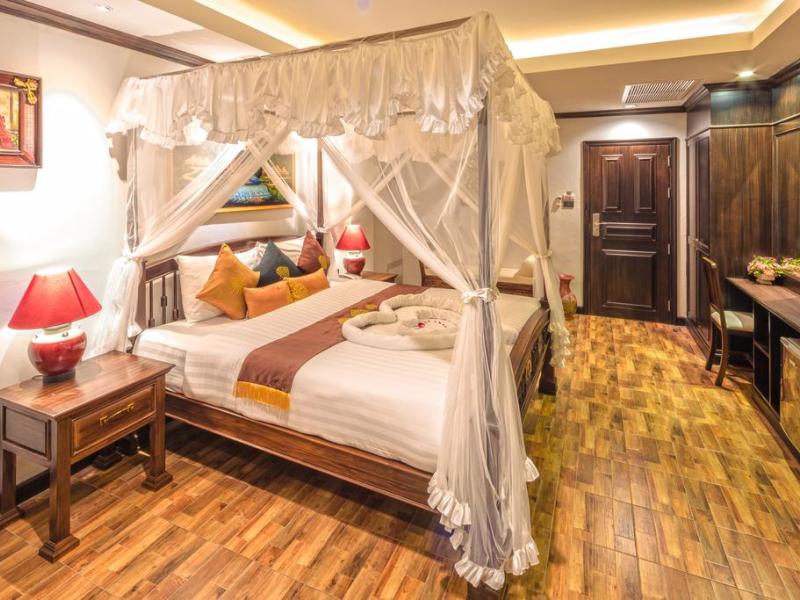 Tanawan Phuket Hotel