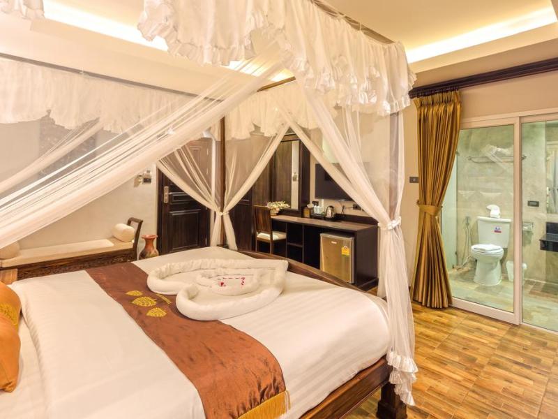 Tanawan Phuket Hotel