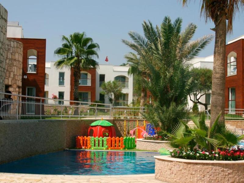 Costa Luvi Hotel