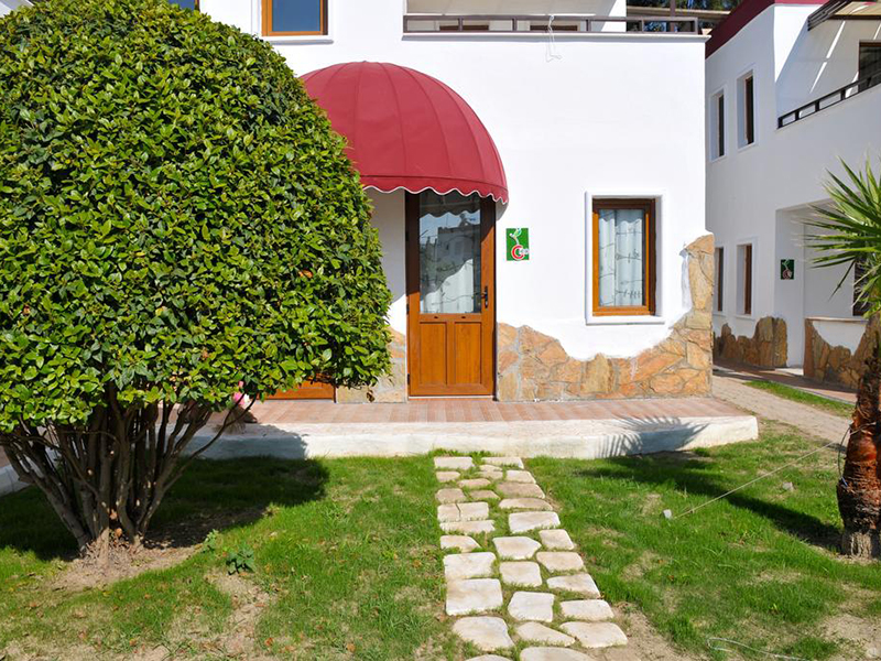 Club Cherry Hotel Family Suites