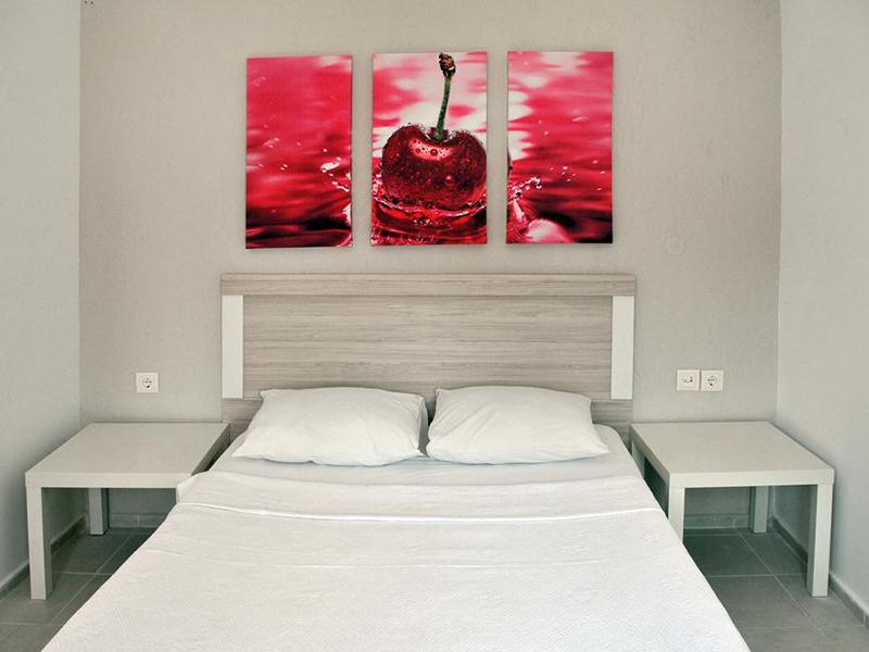 Club Cherry Hotel Family Suites