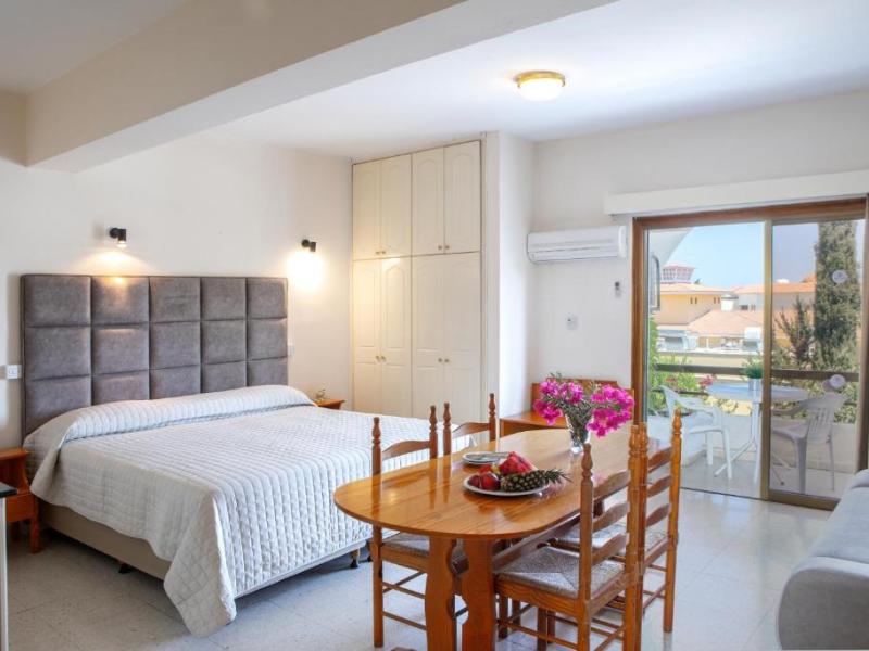 Stephanos Hotel Apartments