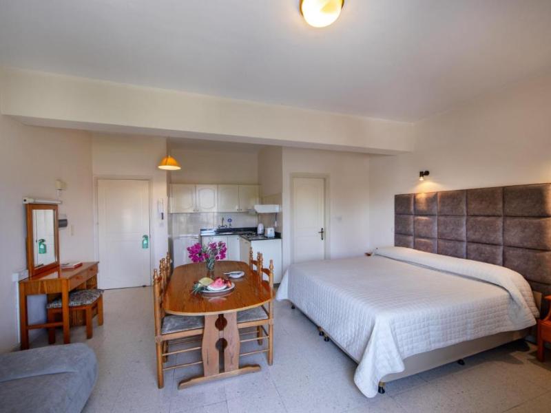 Stephanos Hotel Apartments