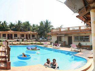 Alcove Resorts
