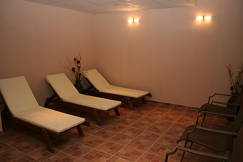 Grand Royale Apartment Complex & Spa