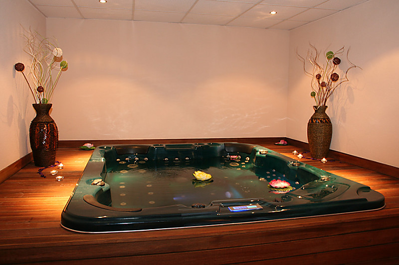Grand Royale Apartment Complex & Spa