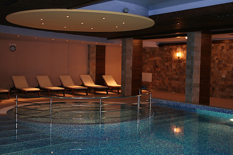Grand Royale Apartment Complex & Spa