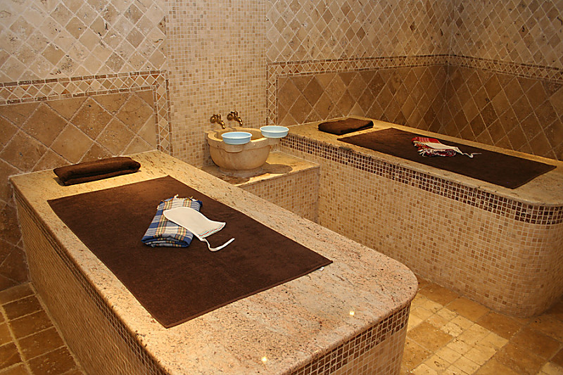 Grand Royale Apartment Complex & Spa