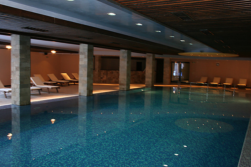 Grand Royale Apartment Complex & Spa