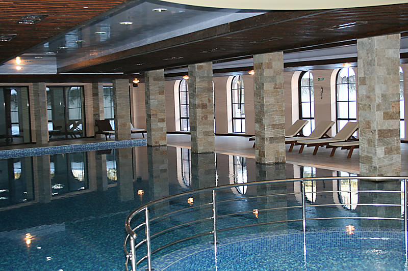 Grand Royale Apartment Complex & Spa