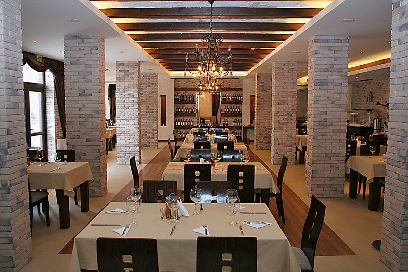 Grand Royale Apartment Complex & Spa
