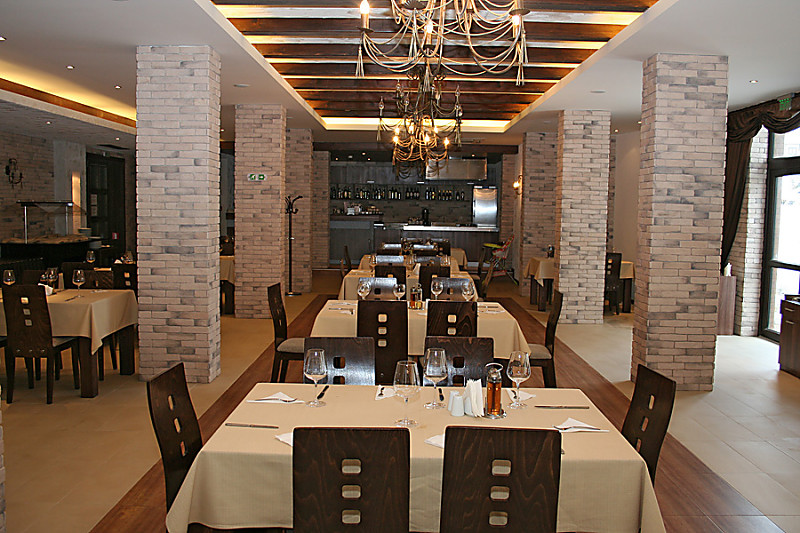 Grand Royale Apartment Complex & Spa
