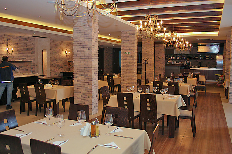 Grand Royale Apartment Complex & Spa