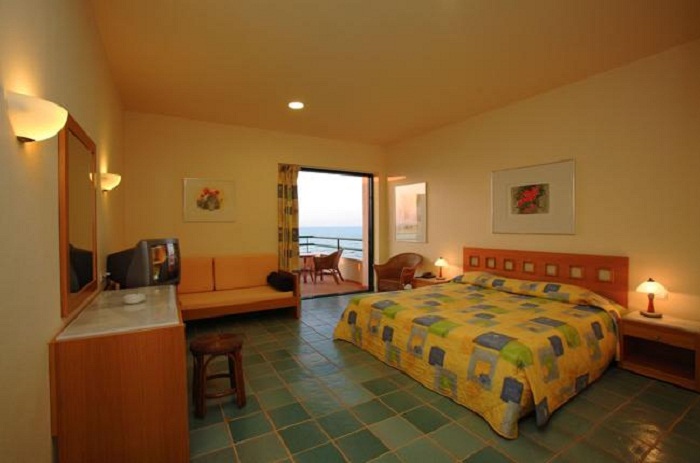 Sirens Beach & Village