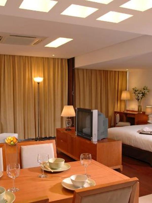 Gloria Plaza Hotel Kangqiao