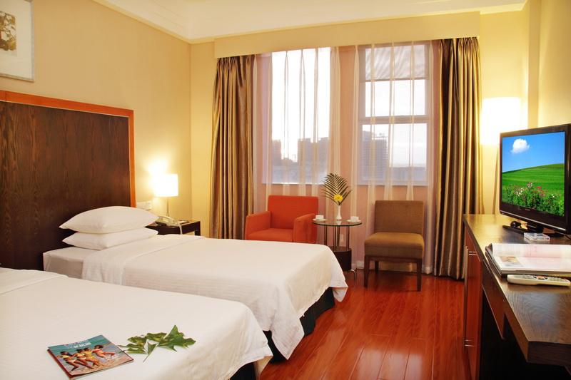 Golden Coast Lawton Hotel