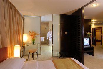 Golden Tulip Ashar Suites City Centre