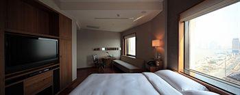 Les Suites Orient Hotel