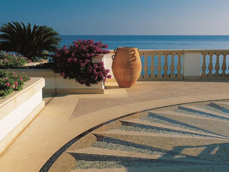 Anassa Hotel