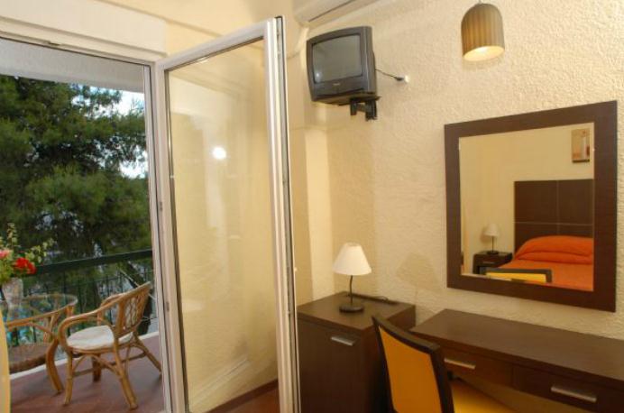 Feakio Hotel