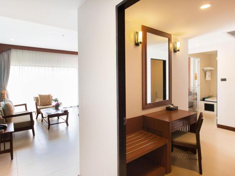 Deevana Plaza Krabi Aonang Hotel