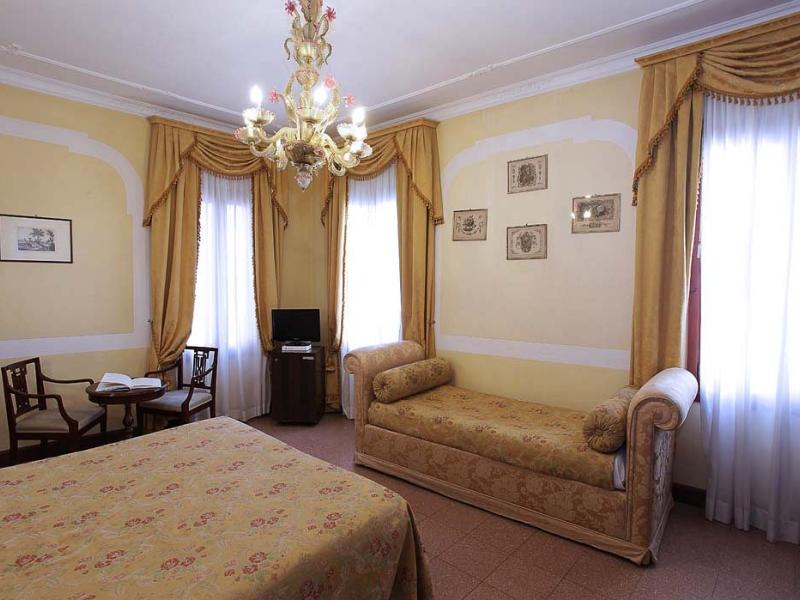 Hotel San Moise