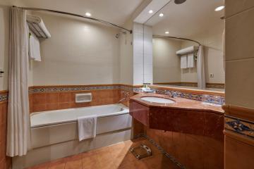 Отель Millennium Airport Hotel Dubai ОАЭ, Дейра, фото 12