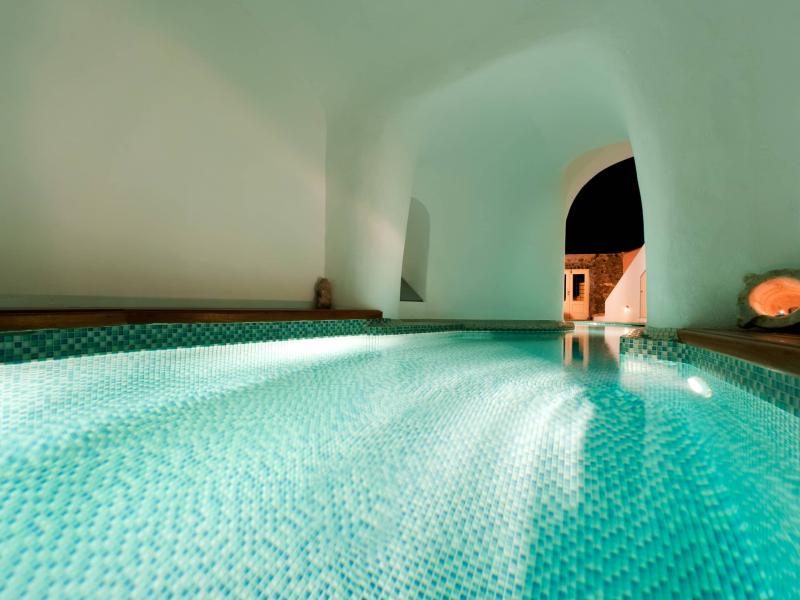 Nefeles Luxury Suites
