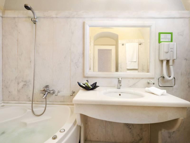 Nefeles Luxury Suites
