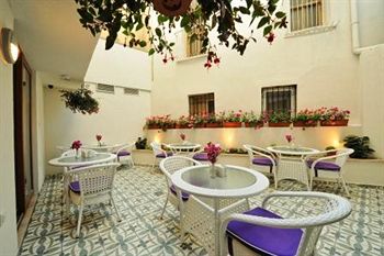 Albinas Hotel Old City