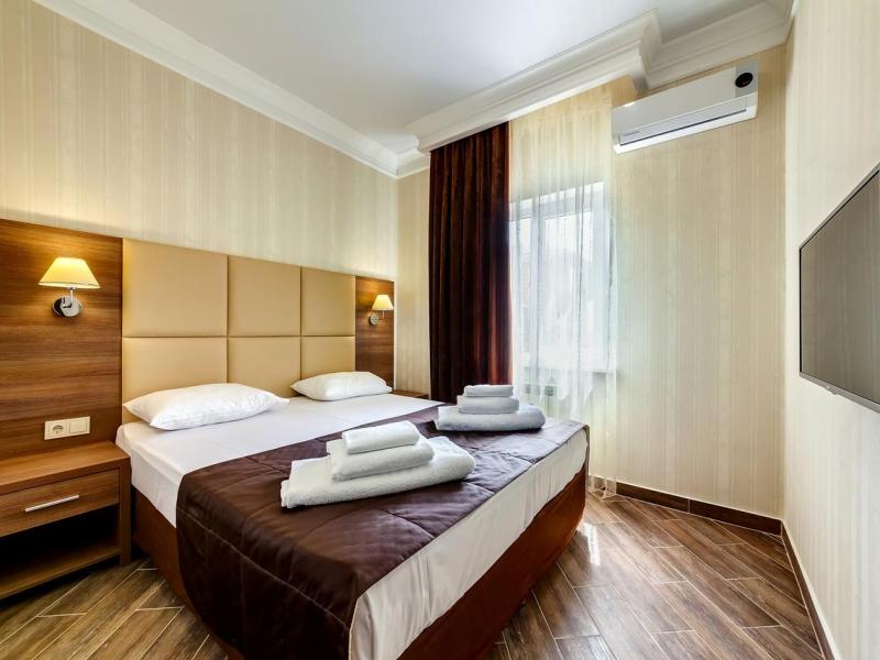 Гостиница Азария