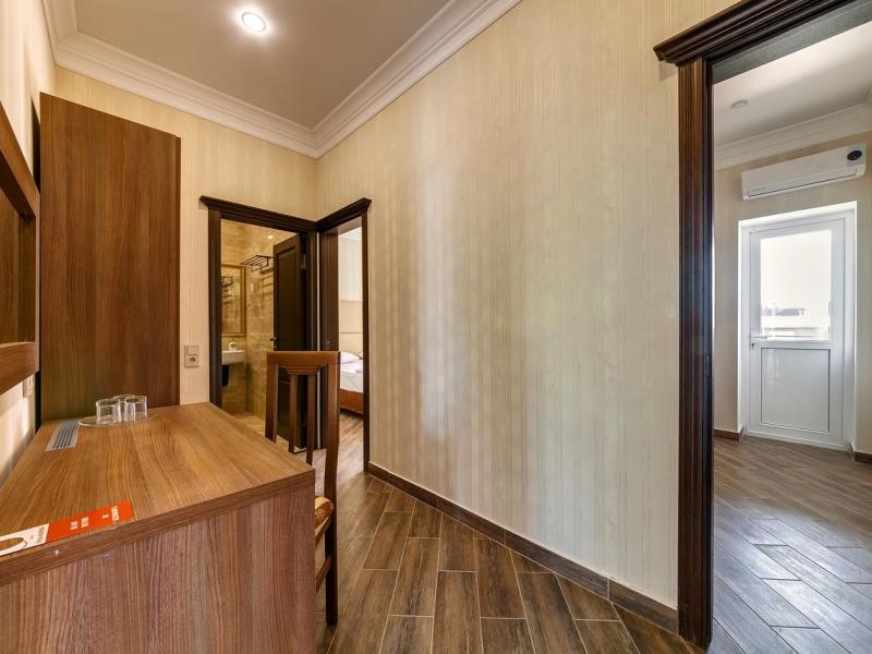 Гостиница Азария