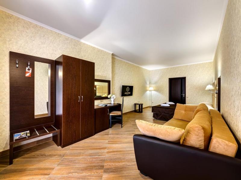 Гостиница Азария