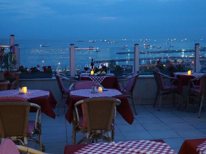 Recital Hotel