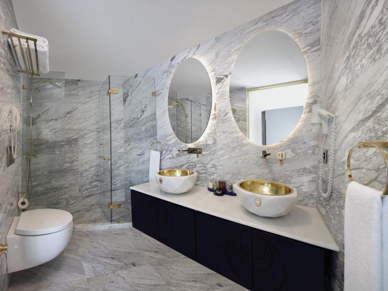 Sura Design Hotel & Suites