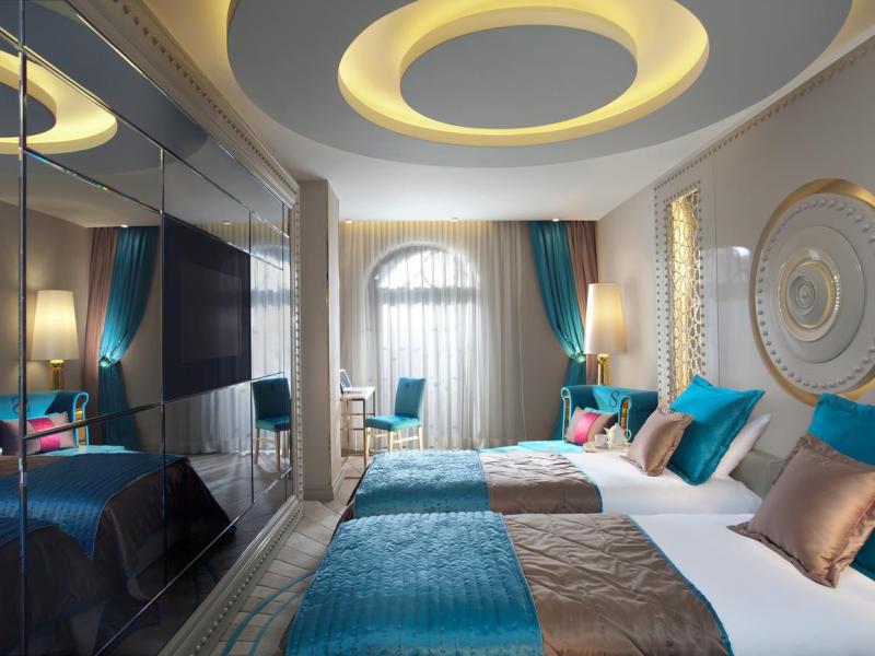 Sura Design Hotel & Suites