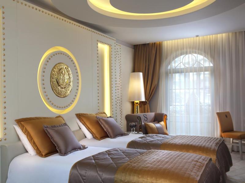 Sura Design Hotel & Suites