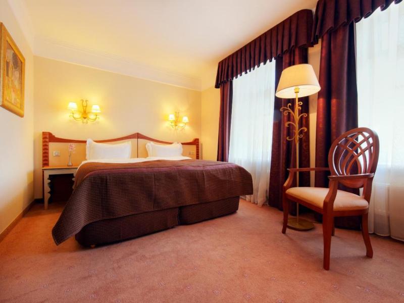 Двор Подзноева (Главный корпус)