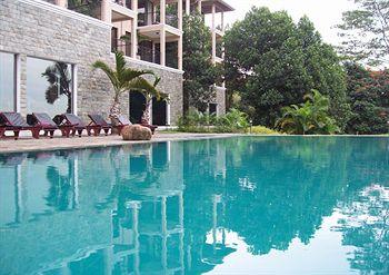 Randholee Luxury Resort