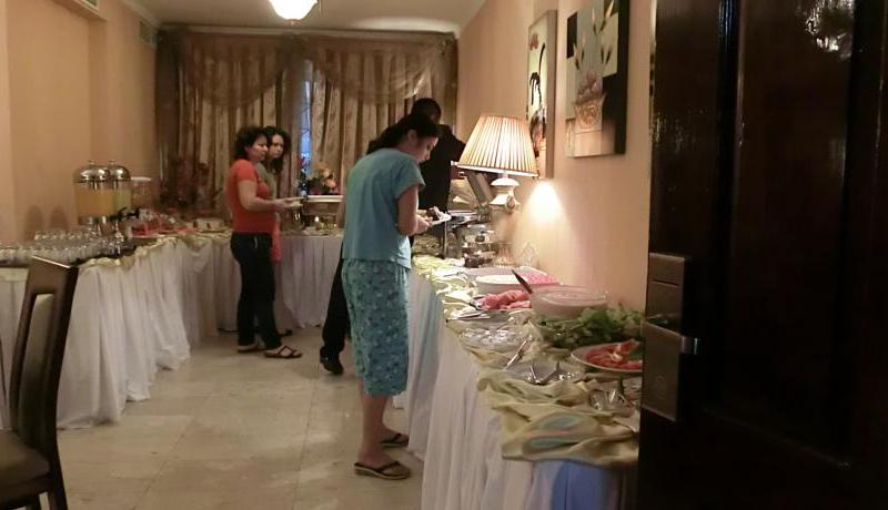 Al Muraqabat Plaza Hotel Apartments